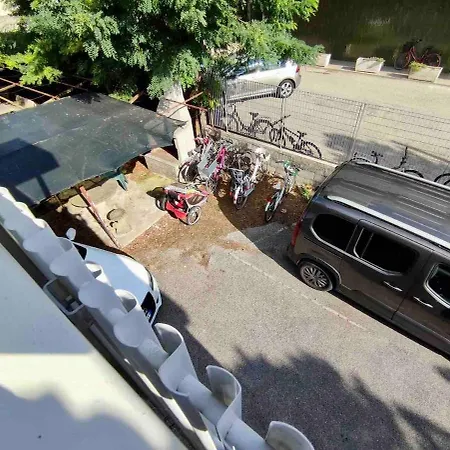 Small In Apartman